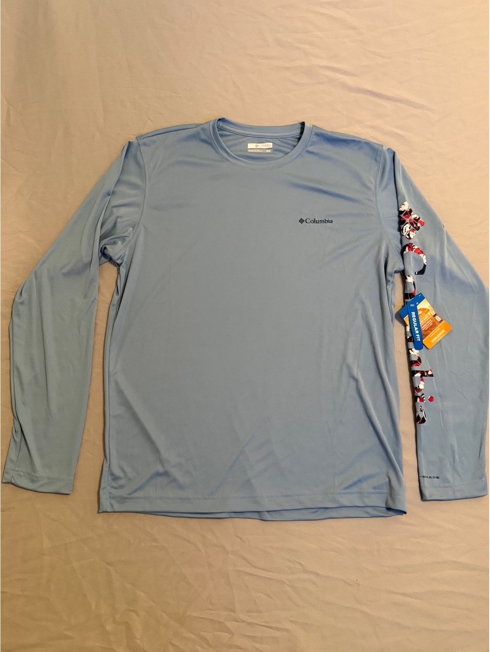 Blue Men’s Columbia Omni Shade Shirt, Size M.